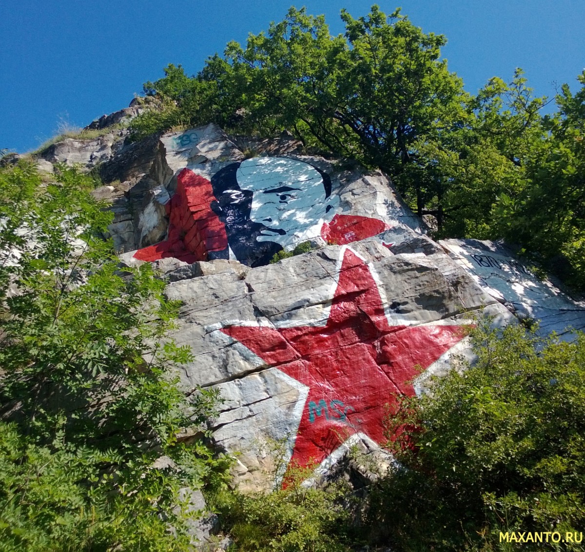 Ленин в Пятигорске в горах - Ленинские скалы 